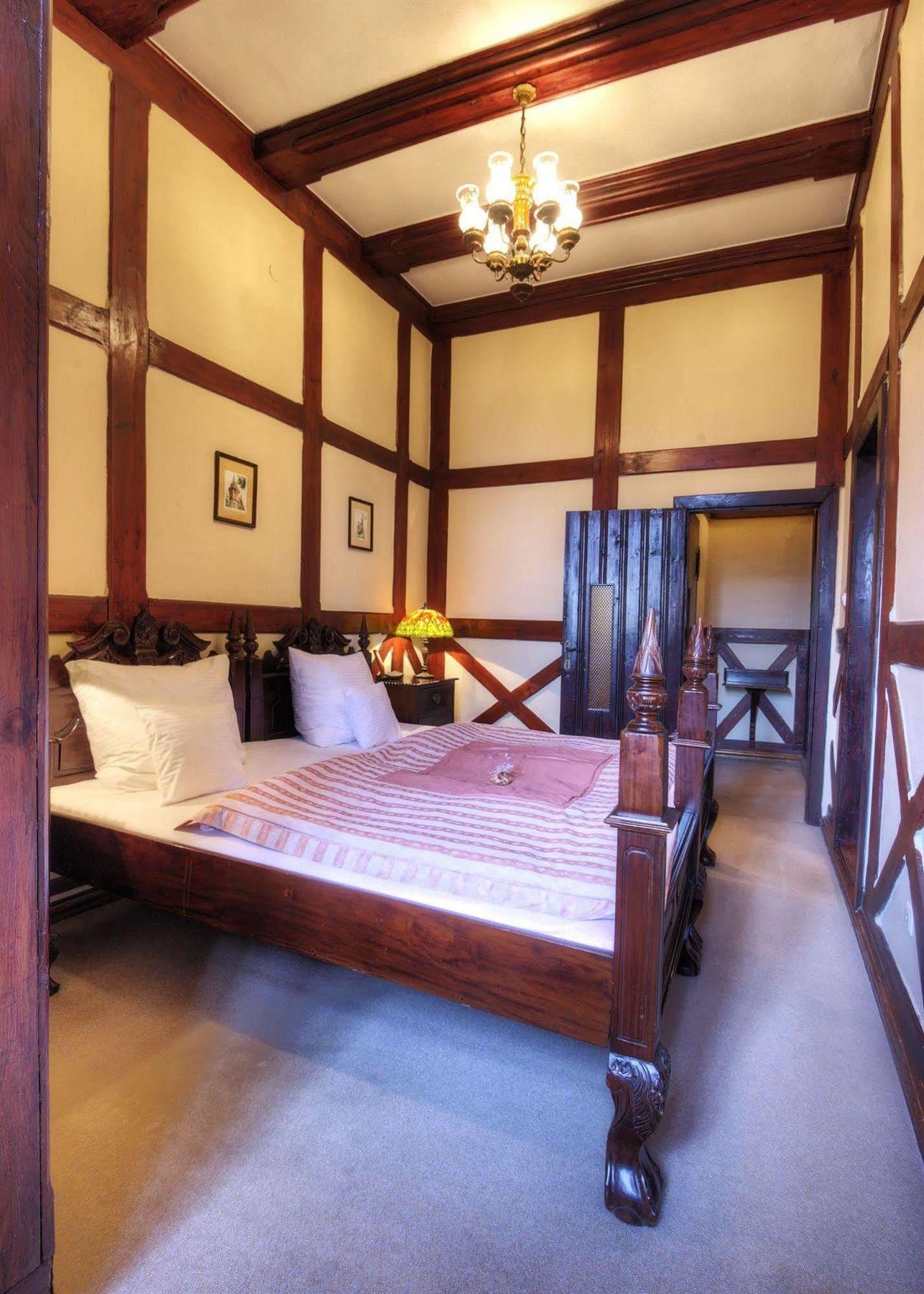 Hotel Noma Residence Zameczek Mysliwski Promnice Кобиор Екстериор снимка